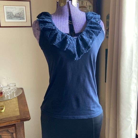 🦄 Chaps Ruffled V-Neck Tank Navy Blue Sz M - Picture 8 of 8